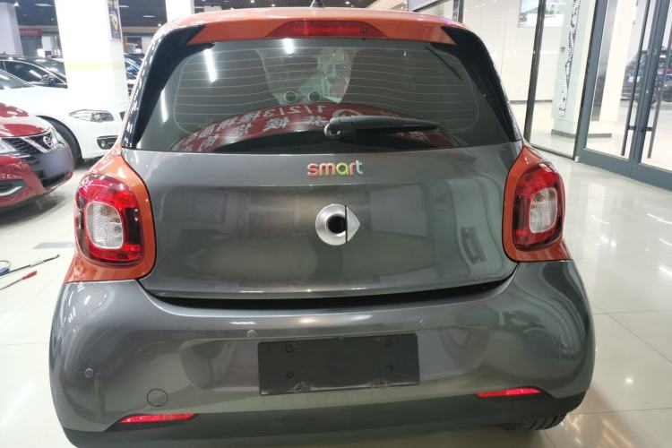 Used smart forfour 2018 1.0L 52 kW Dynamic Edition
