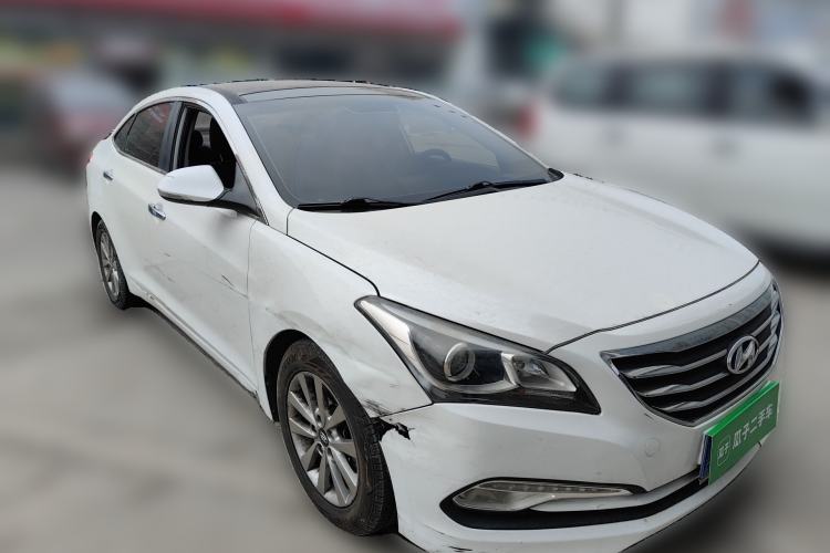 Used Hyundai Mistra 2014 1.8L Automatic Smart GLS Front Right 45 Deg