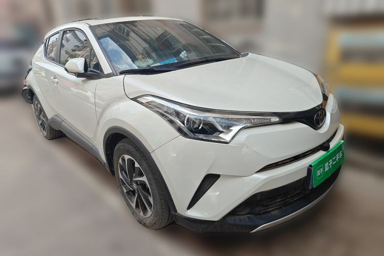 Used Toyota IZOA 2020 2.0L Enjoy Edition Front Right 45 Deg