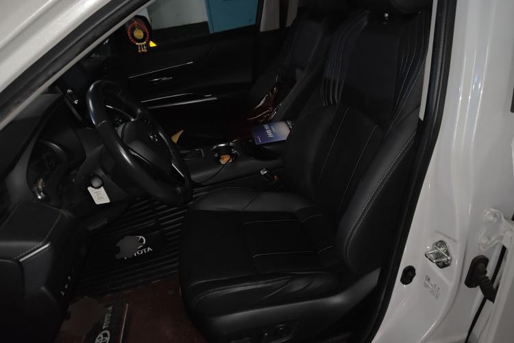 Used Toyota Harrier 2022 2.0L CVT Two-Wheel Drive Luxury Edition