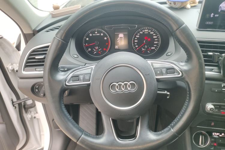 Used Audi Q3 2016 35 TFSI Fashion Model
