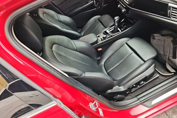 Used BMW 1 Series 2018 118i Sport Edition Right Front Seat