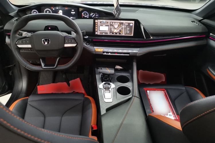 Used CHANGAN UNI-V 2023 1.5T Prestige Model Center Console