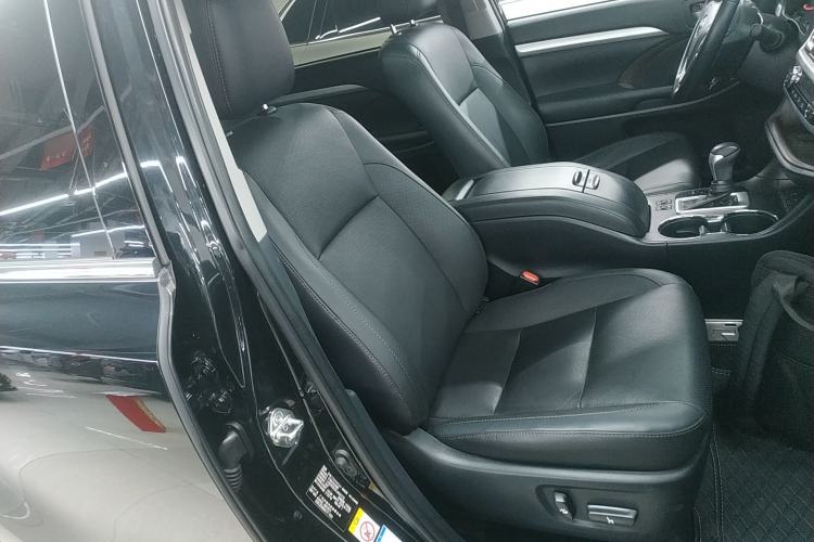 Used Toyota Highlander 2018 2.0T Four-Wheel Drive Prestige Version 7 Seats China VI Standard
