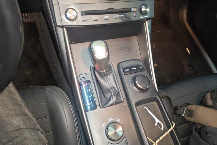 Used Lexus IS 2015 200T Leading Edition
