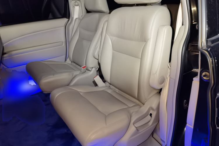 Used Honda Elysion 2012 2.4L VTi Luxury Edition

