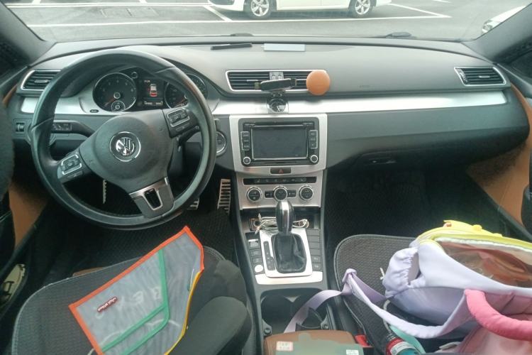 Used Volkswagen FAW-Volkswagen CC 2013 1.8TSI Luxury Model Center Console