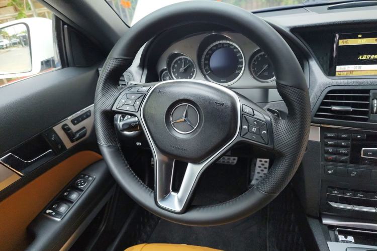 Used Mercedes-Benz E-Class 2012 E 260 CGI Convertible Steering Wheel