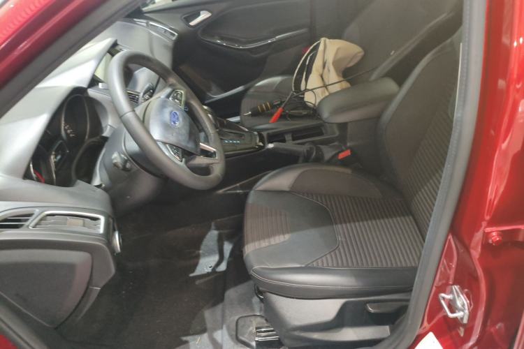 Used Ford Focus 2018 Hatchback Classic EcoBoost 180 Automatic Elite Model Left Front Seat