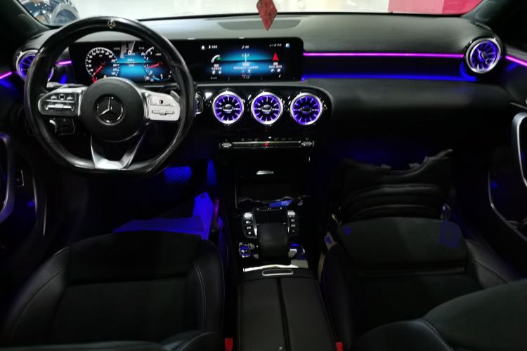 Used Mercedes-Benz A-Class 2022 Revised Version A 200 L Sport Sedan Fashionable Style Center Console