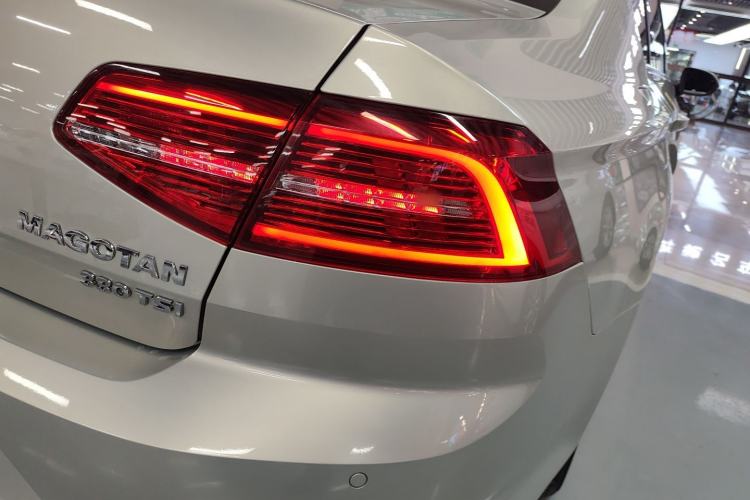 Used Volkswagen Magotan 2019 330TSI DSG Luxury Version China VI Standard
