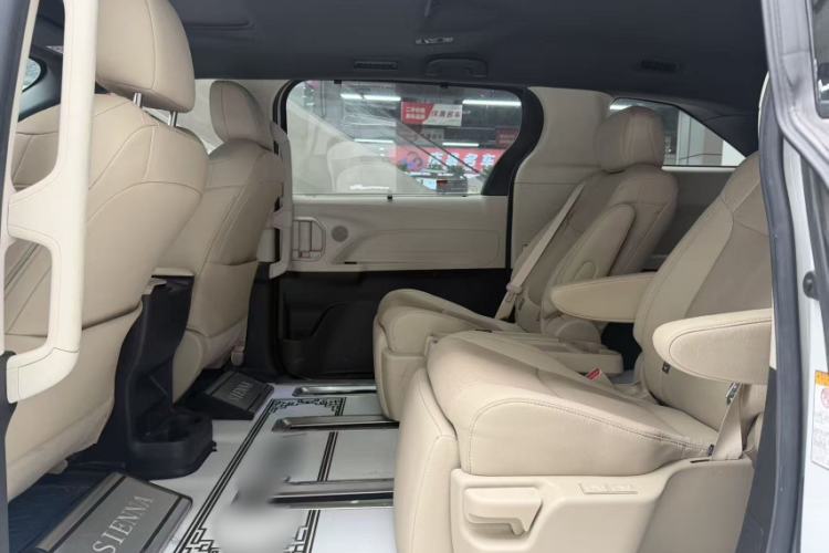 Used Toyota SIENNA 2021 2.5L Hybrid Premium Edition