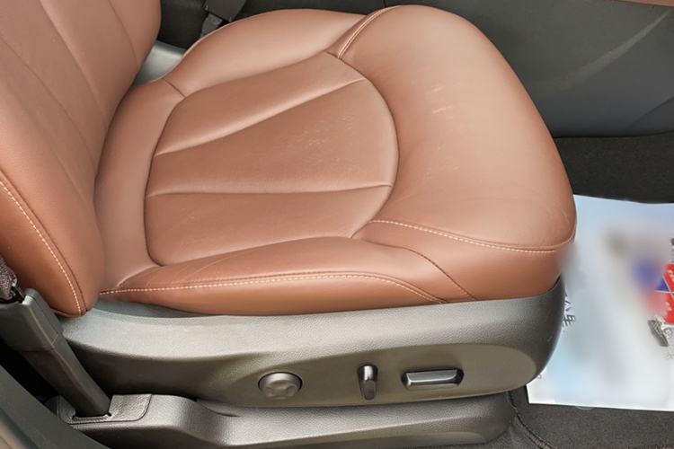 Used Buick Envision 2018 20T Two-Wheel Drive Luxury Model Interior 3