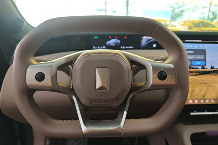 Used Avatr 12 2025 Updated Ultra All-Electric Four-Wheel Drive Steering Wheel