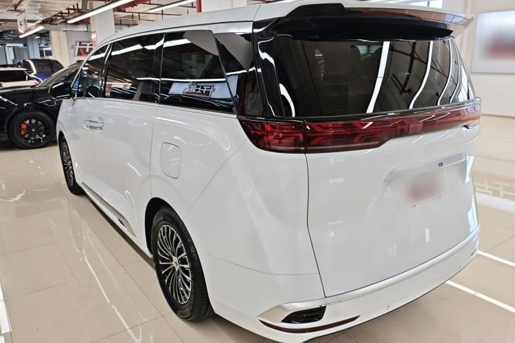 Used Denza D9 2024 DM-i 1050 Luxury Model
