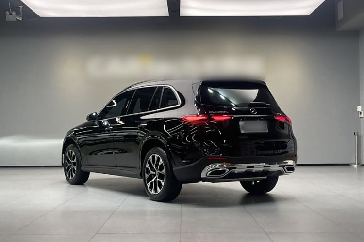 Used Mercedes-Benz GLC 2023 GLC 260 L 4MATIC Luxury Model 5 Seats