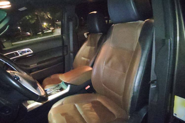 Used Ford Explorer 2013 3.5L Deluxe Model