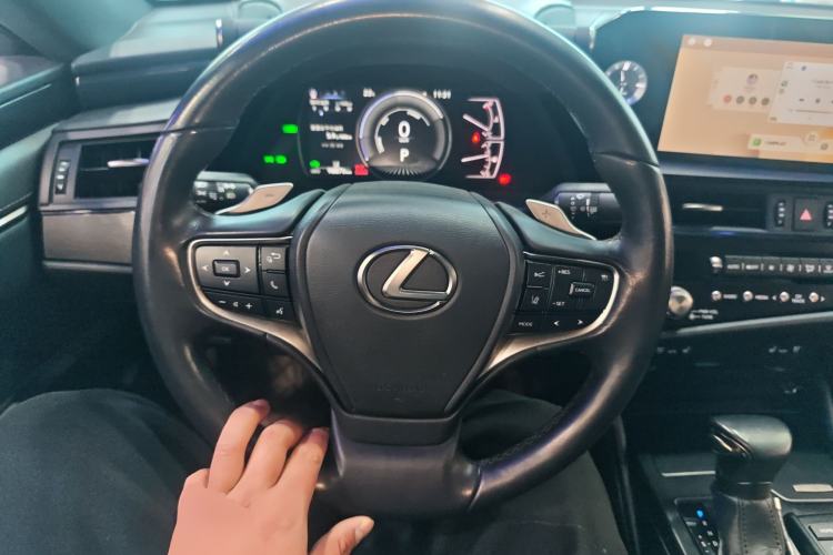 Used Lexus ES 2021 300h Deluxe Edition