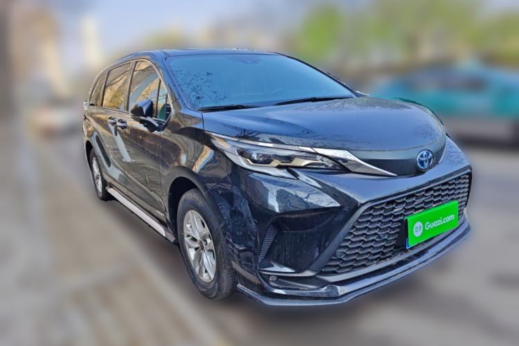 Used Toyota Granvia 2023 2.5L Hybrid Comfort Edition Front Right 45 Deg