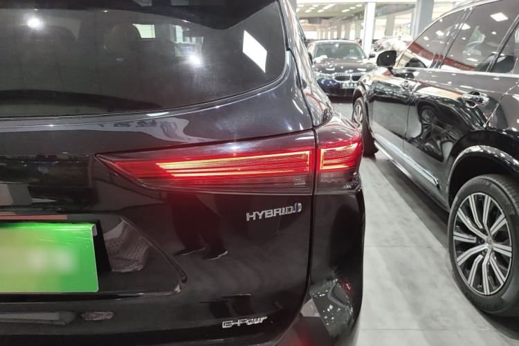 Used Toyota Highlander 2022 Dual-Engine 2.5L Four-Wheel Drive Prestige Version 7 Seats Right Rear Taillight