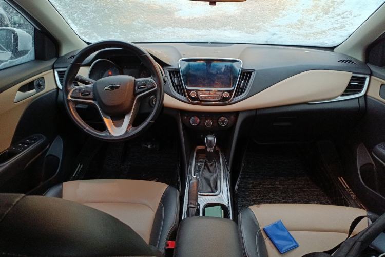 Used Chevrolet Monza 2022 320 Automatic Enjoyment Edition Center Console