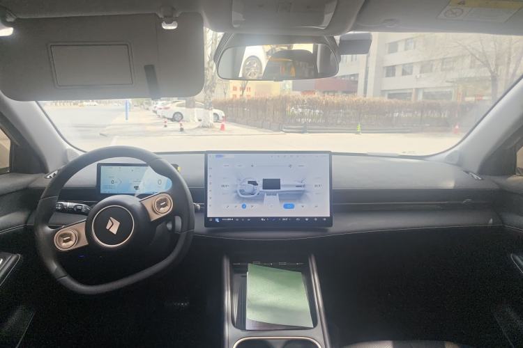 Used Baojun Yunhai 2024 140km Plug-in Hybrid Version Center Console