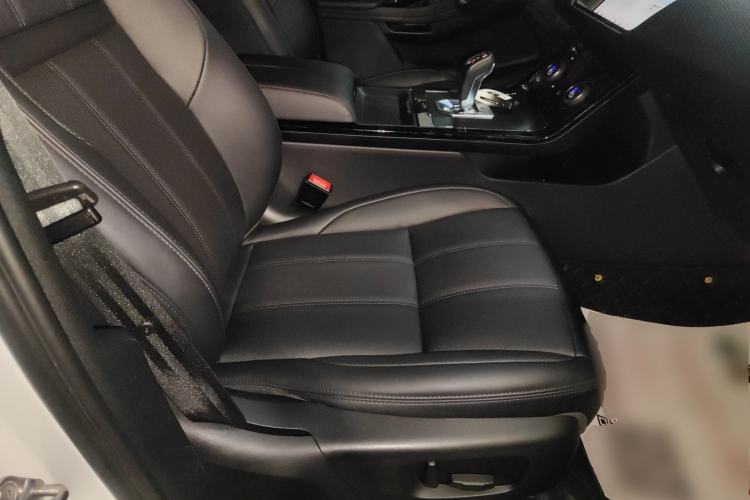 Used Land Rover Range Rover Evoque 2021 Range Rover Velar 249 PS R-Dynamic S Performance Edition
