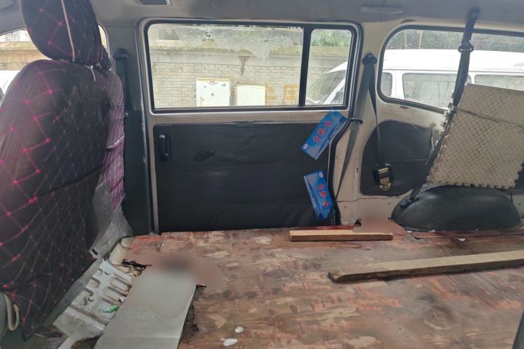 Used Wuling Zhengcheng 2015 1.8L Comfort Model LJ479QE2 Left Rear Seat