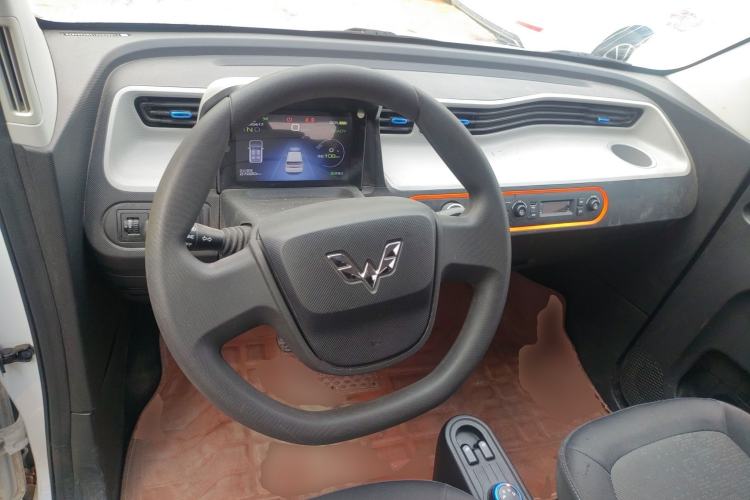 Used Wuling Hongguang MINIEV 2020 Freedom Version Lithium Iron Phosphate Center Console