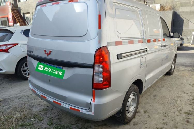 Used Wuling Hongguang V 2022 1.5L Jingqu Edition Enclosed-Window Vehicle with Electric Power Steering LAR
