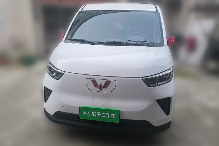 Used Wuling Yangguang 2024 300KM Comfort Version Passenger Van 75kW