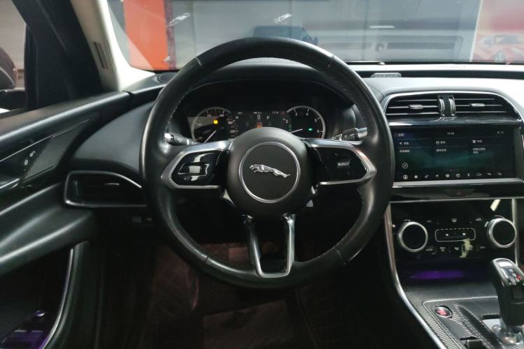 Used Jaguar XEL 2020 2.0T 200 PS S Advanced Elegance Edition Steering Wheel