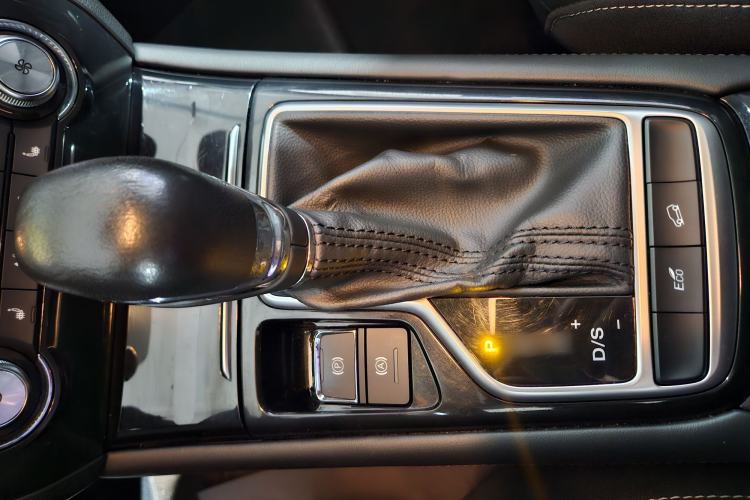 Used Roewe RX3 2020 1.6L CVT 4G Connected Ultra-Cool Flagship Edition
