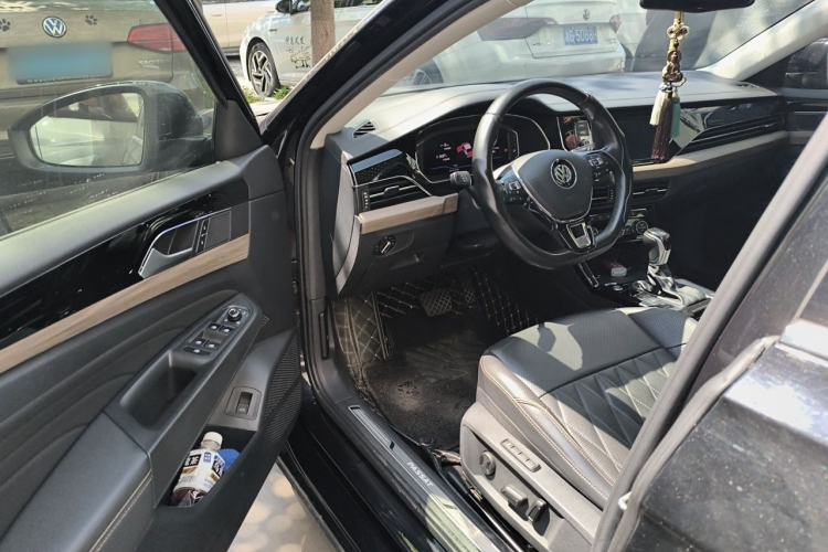 Used Volkswagen Passat 2019 330TSI Luxury Edition China VI Standard