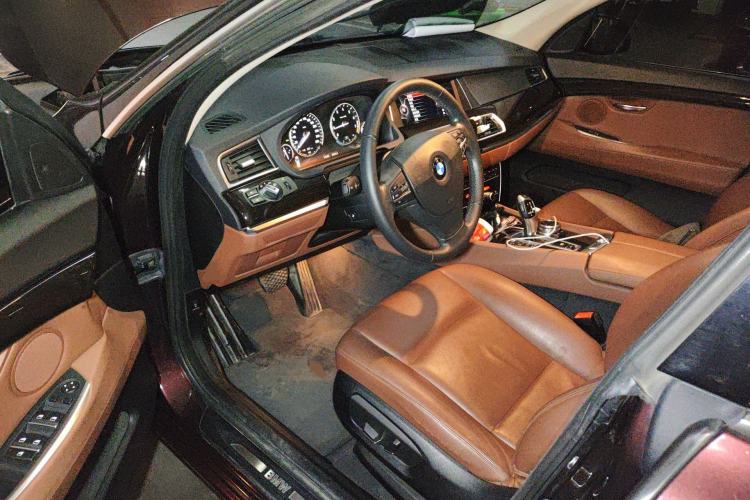 Used BMW 5 Series GT 2015 528i Leading Model
