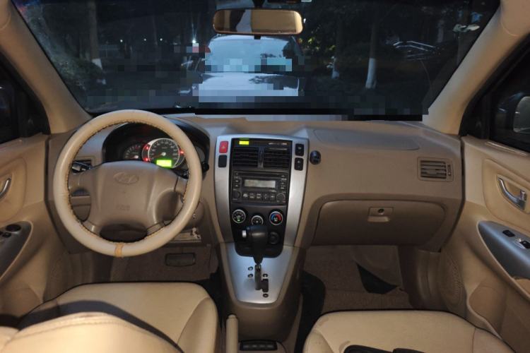 Used Hyundai Tucson 2009 2.0L Automatic Two-Wheel Drive with Sunroof