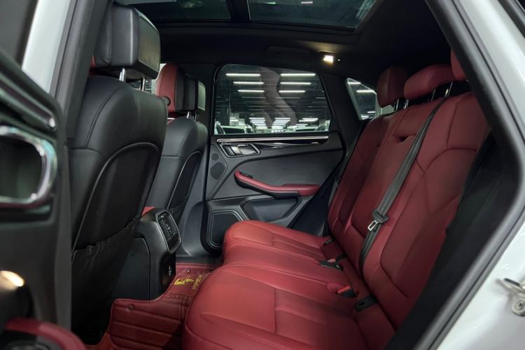 Used Porsche Macan 2021 Macan 2.0T Interior 8