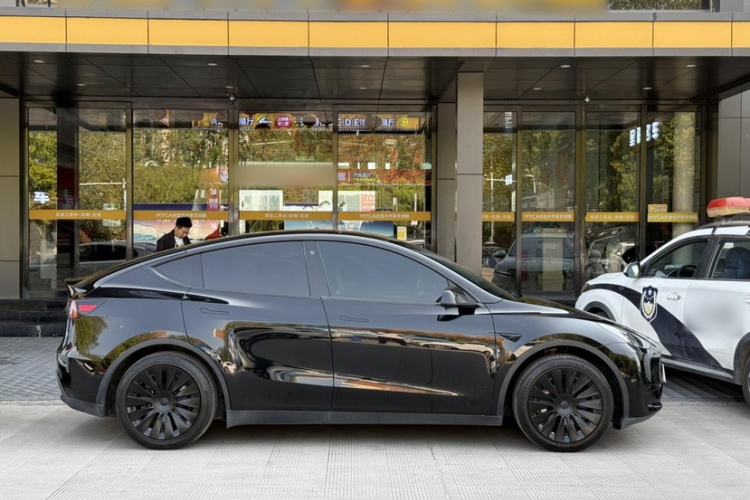 Used Tesla Model Y 2022 Rear-Wheel-Drive Version Exterior 9