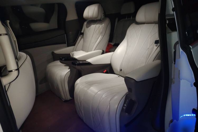 Used Denza D9 2022 DM-i 1040 Prestige Model Left Rear Seat