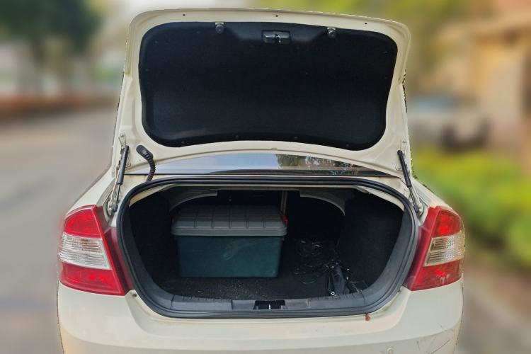 Used Ford Focus 2011 Sedan 1.8L Automatic Fashion Edition Trunk