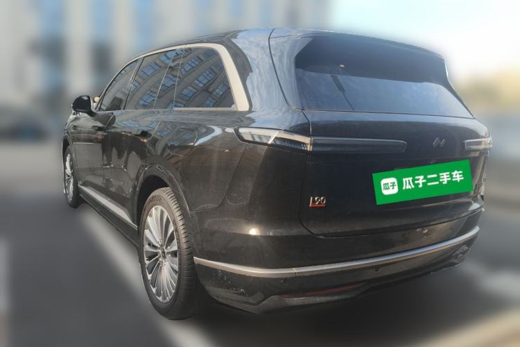 Used ONVO Luxeed L90 2025 Model—Ultra Six-Seater Version
