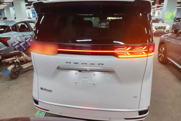 Used Denza D9 2022 EV 620 Prestige Model