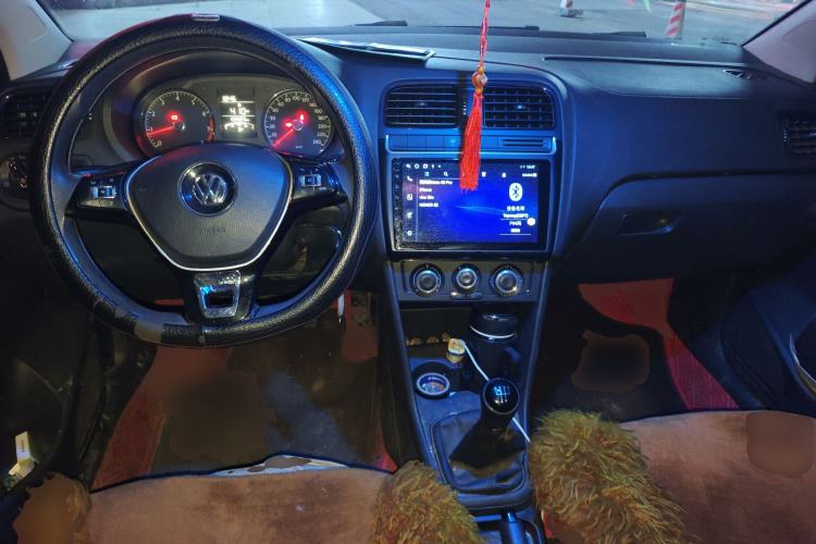 Used Volkswagen Polo 2014 1.4L Manual Fashion Edition Center Console