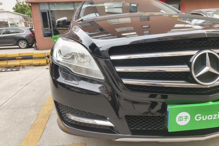 Used Mercedes-Benz R-Class 2017 R 320 4MATIC Business Edition Prestige Model Right Front Headlight