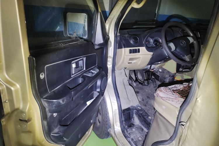 Used Dongfeng Xiaokang C37 2015 1.5L Standard II DK15-06 Driver Seat