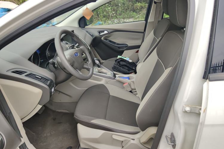 Used Ford Focus 2012 Sedan 1.6L Automatic Comfort Model Left Front Seat