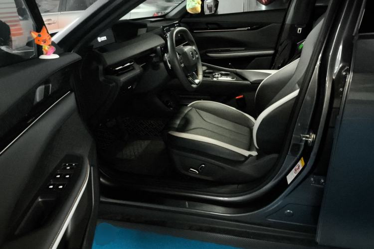 Used Changan UNI-V 2023 1.5T Prestige Model