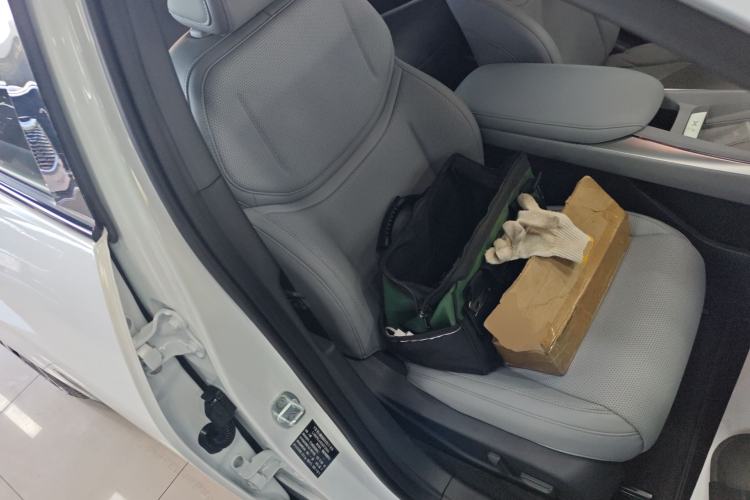 Used XPeng MONA M03 2025 600 with Ultra-Long Range Max Right Front Seat