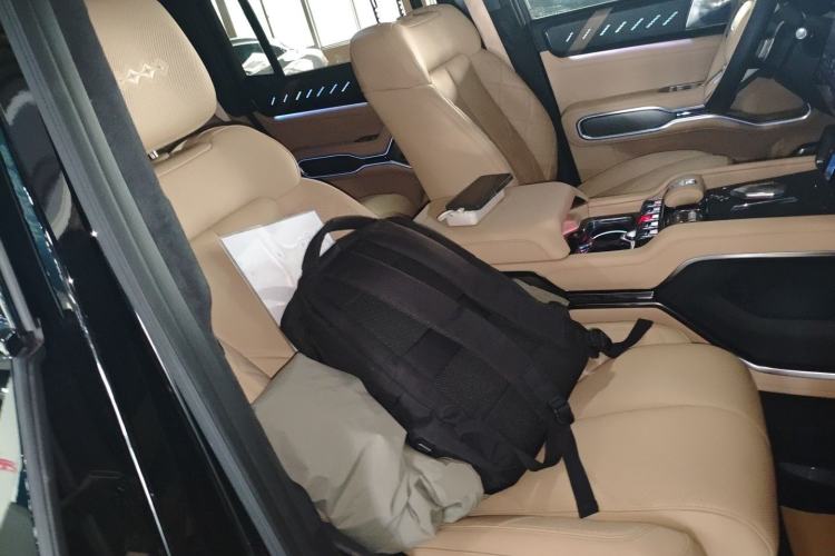 Used Formula Leopard 8 2025 Smart & Brave Flagship Edition 6 Seats Right Front Seat