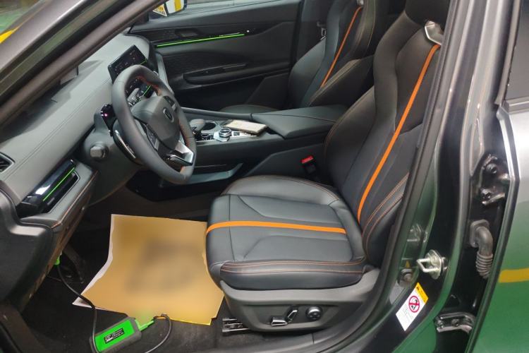 Used Changan UNI-V 2025 1.5T 500Bar Prestige Version